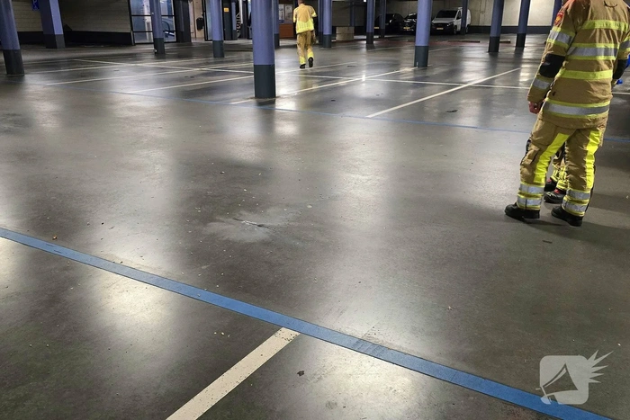 Explosie veroorzaakt rookalarm in parkeergarage