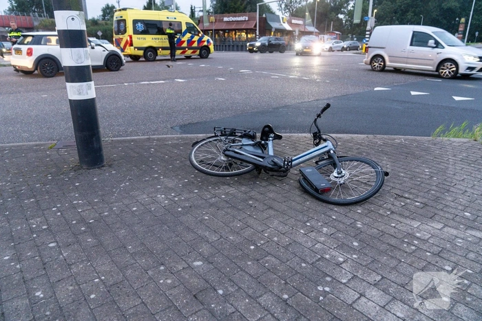 Fietser gewond bij aanrijding met auto