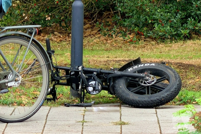 Fatbiker gewond na val op fietspad