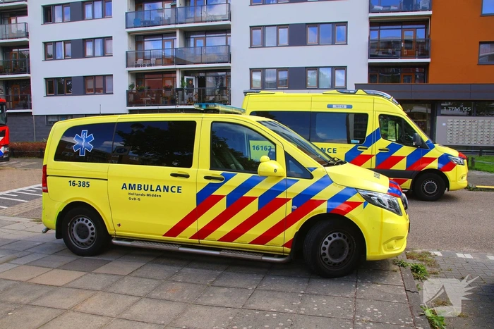 Brandweer onderzoekt gaslucht in appartementencomplex