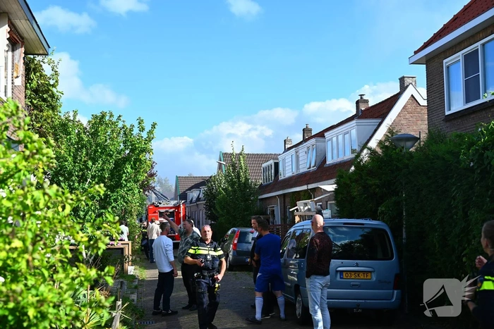 Brandweerslang klapt tijdens blussen woningbrand