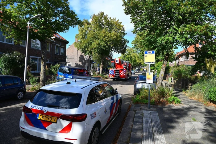 Brandweerslang klapt tijdens blussen woningbrand