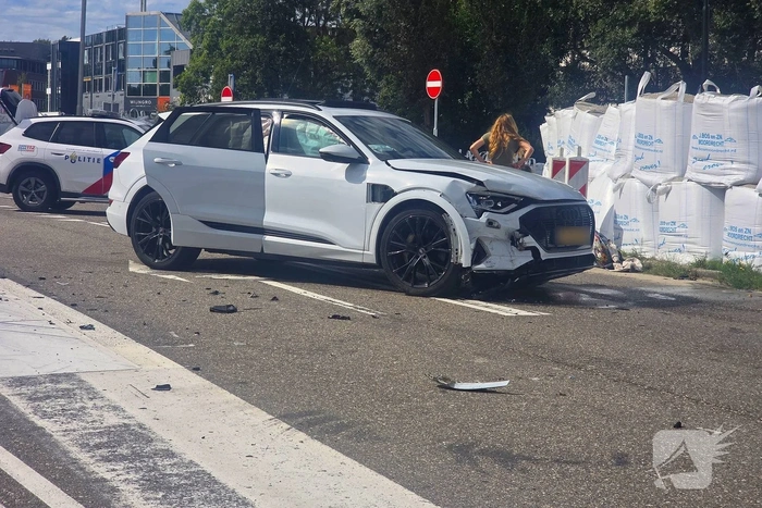Bestuurders nagekeken na aanrijding