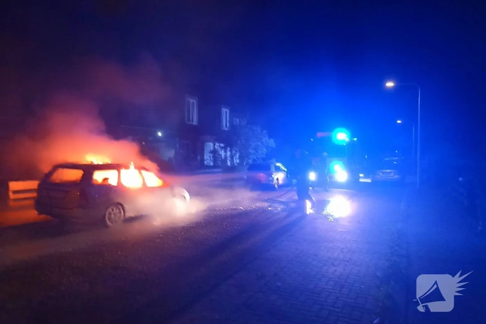 Auto volledig verwoest door brand