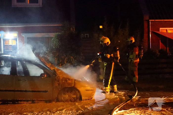 Auto volledig verwoest door brand