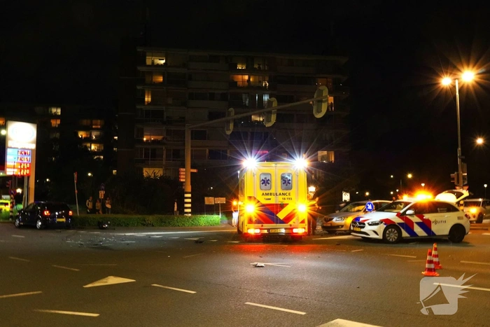 Flinke botsing op kruispunt zorgt voor aanzienlijke schade