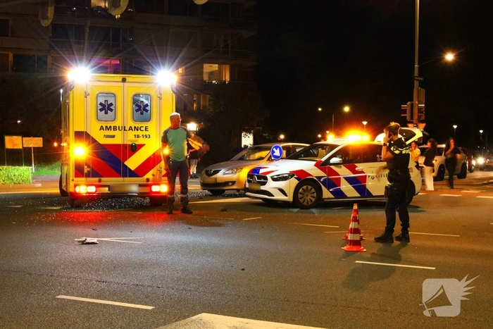 Flinke botsing op kruispunt zorgt voor aanzienlijke schade