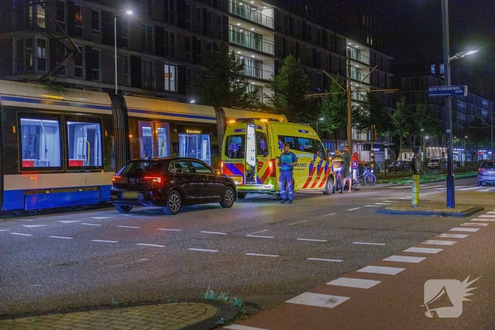 Motorscooterbestuurder gewond bij aanrijding met tram