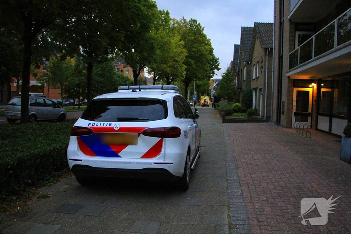 Gewonde man aangetroffen in woning