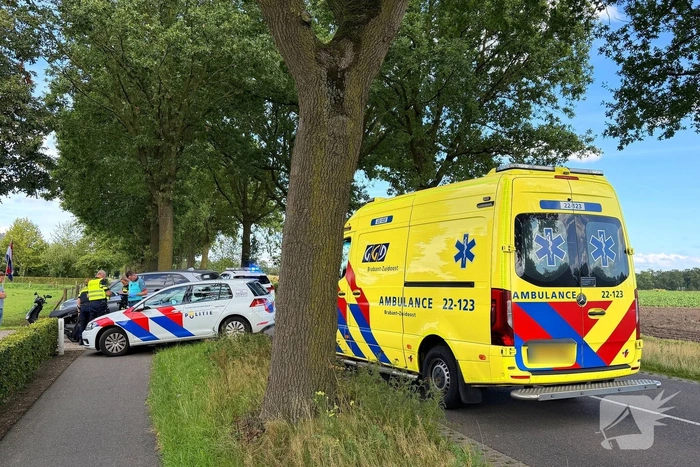 Ongeval met scooter en SUV leidt tot ziekenhuisopname