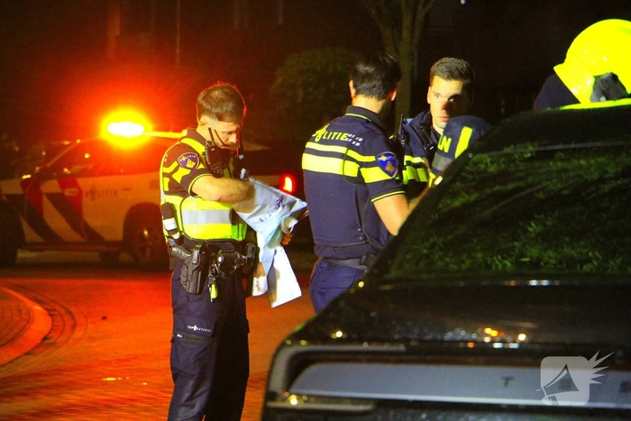 Twee auto's in brand door vermoedelijke brandstichting