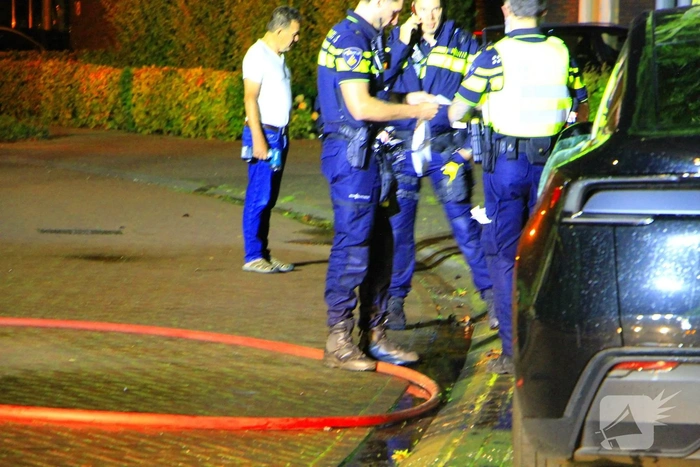 Twee auto's in brand door vermoedelijke brandstichting