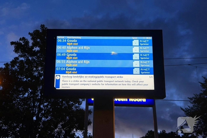 Treinstation verlaten door landelijke ov-staking