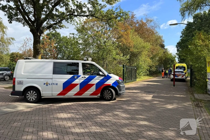 14-jarige vlucht met motorscooter en botst op tractor