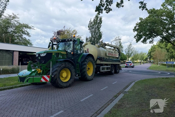 14-jarige vlucht met motorscooter en botst op tractor