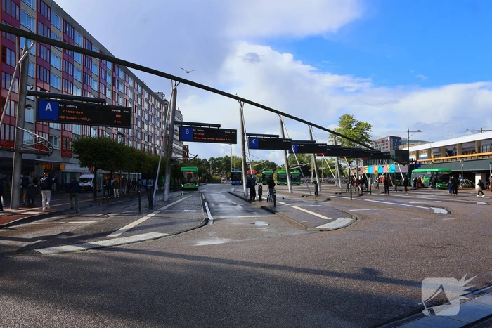 Geen treinen en enkele bussen door OV staking