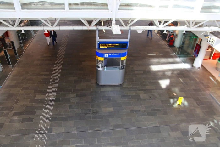Geen treinen en enkele bussen door OV staking