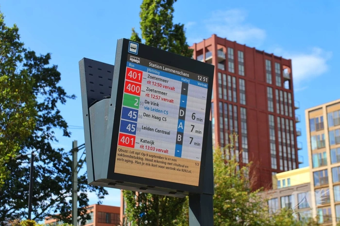 Geen treinen en enkele bussen door OV staking