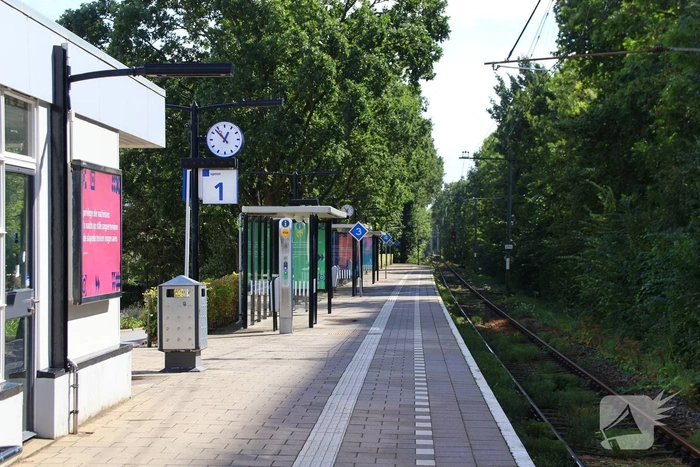 Geen treinen en enkele bussen door OV staking
