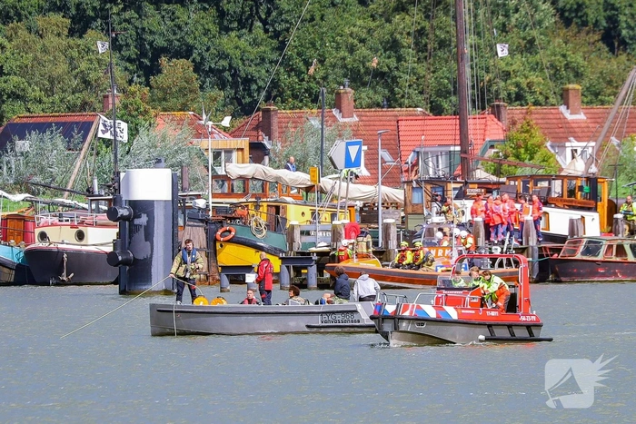 Massale zoekactie nadat persoon overboord slaat