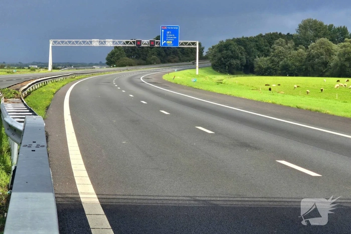 Herstelwerkzaamheden aan snelweg na weggespoelde fundering