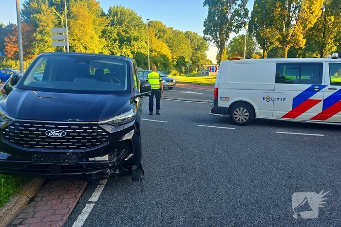 Botsing tussen automobilisten leidt tot afsluiting van rijbaan