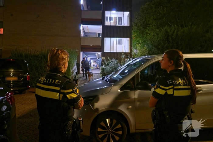 Politie druk met persoon met onbegrepen gedrag