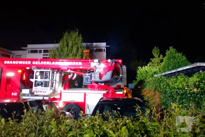 Brand op balkon slaat over naar woning