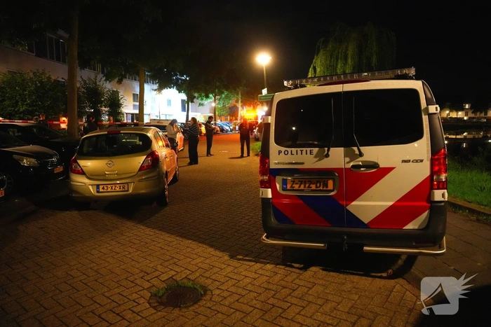 Schade na explosie bij voordeur van woning