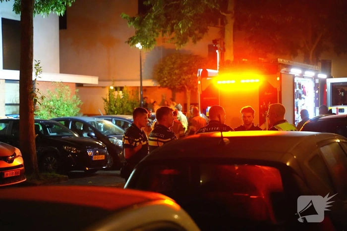 Schade na explosie bij voordeur van woning