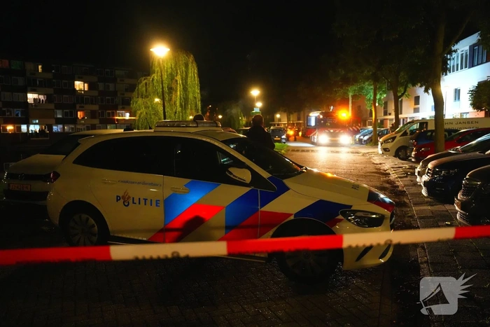 Schade na explosie bij voordeur van woning