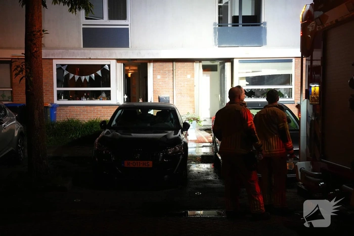 Schade na explosie bij voordeur van woning