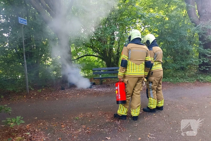 Buitenbrand geblust bij prullenbak