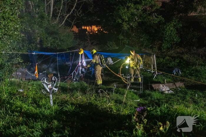 Tent gaat in vlammen op na barbecue