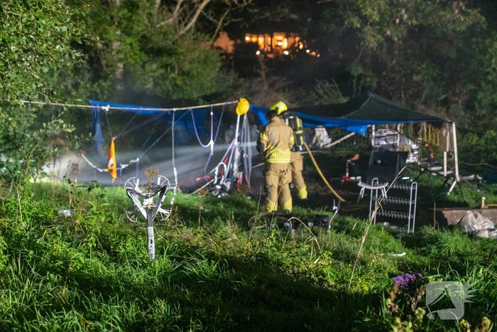 Tent gaat in vlammen op na barbecue
