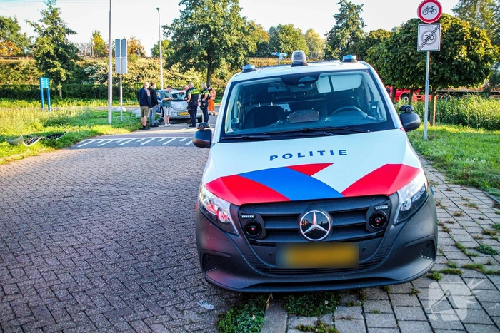 Autos botsen met flinke schade