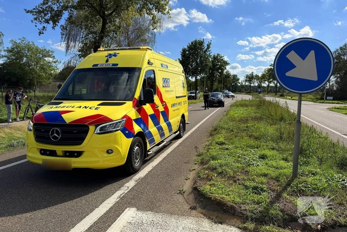 Fietser ernstig gewond na aanrijding met auto