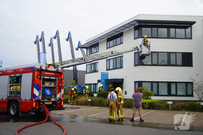 Brand in een kantoorpand snel onder controle