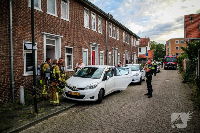 Gaslucht in woning leidt tot brandweeractie