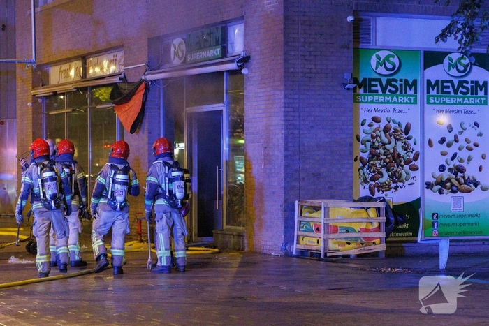 Brand in winkelpand leidt tot evacuatie