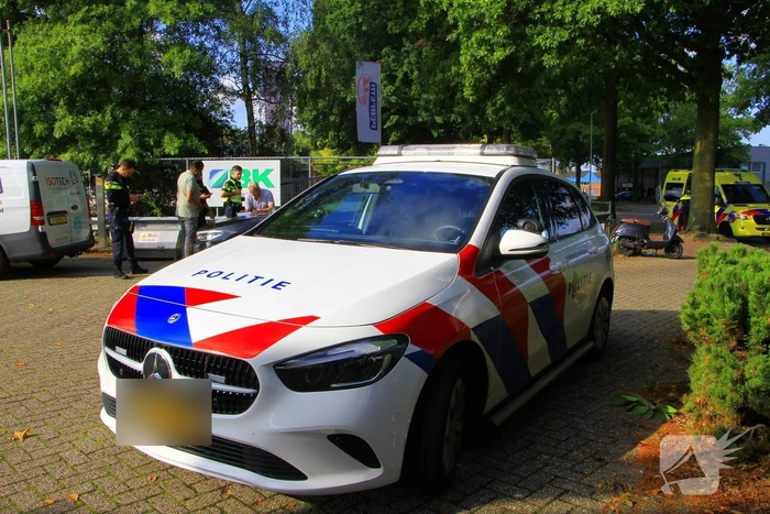 Scooter rijder gewond na aanrijding met bestelbusje