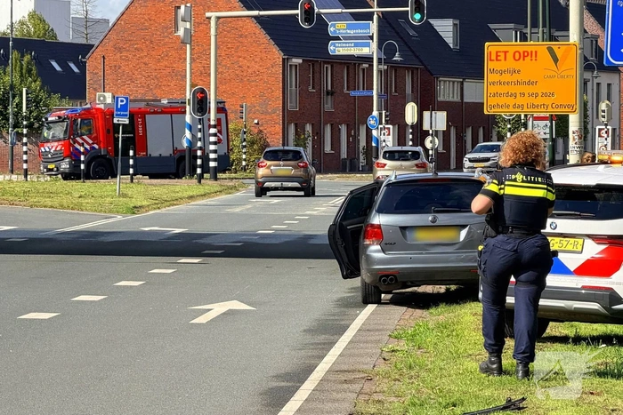 Aanrijding tussen twee voertuigen zonder gewonden