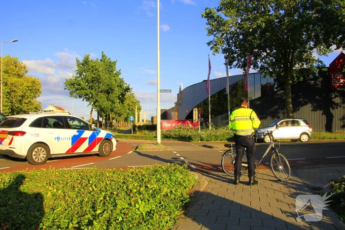 Fietser gewond na aanrijding met Tesla