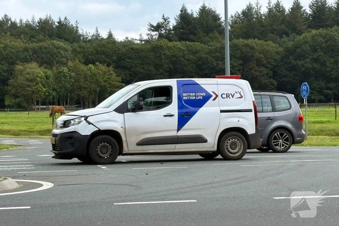 Aanrijding tussen brommobiel en busje