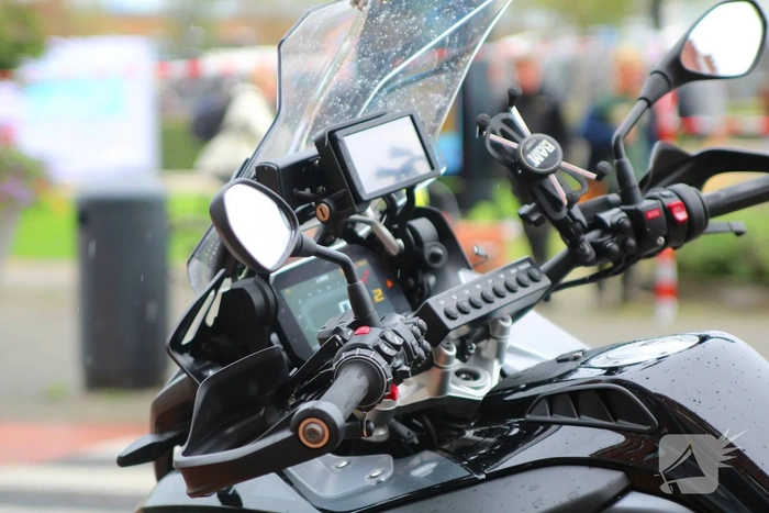 Fietser gewond bij aanrijding met politiemotor
