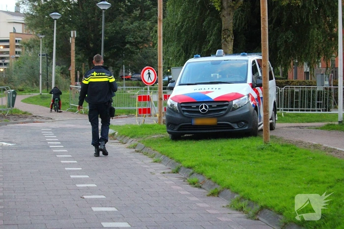 Zelfde kalf te water zorgt weer voor politie-inzet bij kinderboerderije en betrok weer veel bekijks