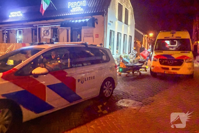 Omstanders schieten te hulp na hulpgeroep