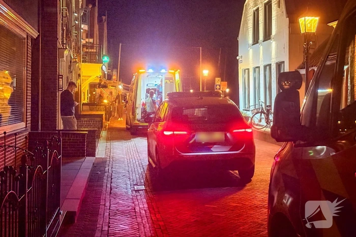 Omstanders schieten te hulp na hulpgeroep