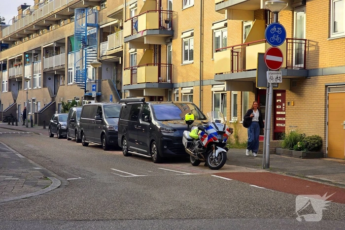 Politie verricht onderzoek bij woning