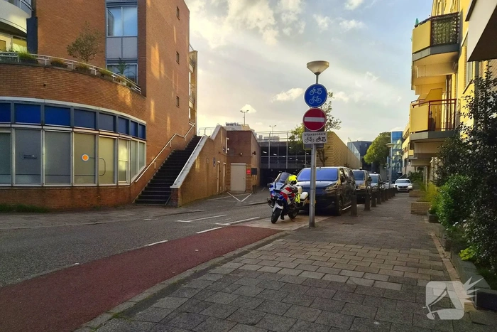 Politie verricht onderzoek bij woning